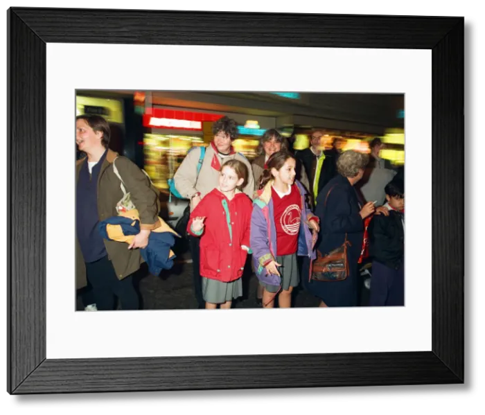 Framed Print : Crowds waiting to see the Christmas lights being switched on, Broad Street Mall, Reading Framed Print : Crowds waiting to see the Christmas lights being switched on, Broad Street Mall, Reading