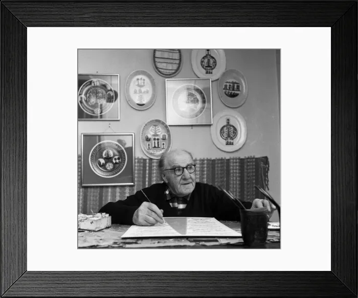 Framed Print : Scottie Wilson, the 74 year old Scottish artist, working at his home in Lynton Road Framed Print : Scottie Wilson, the 74 year old Scottish artist, working at his home in Lynton Road