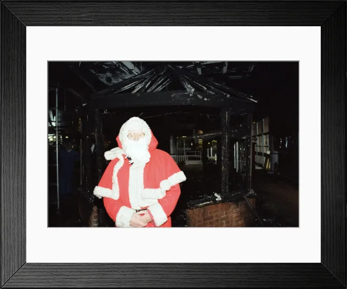 Framed Print : Santas Grotto at Broad Street Mall burns down. 19th December 1990 Framed Print : Santas Grotto at Broad Street Mall burns down. 19th December 1990