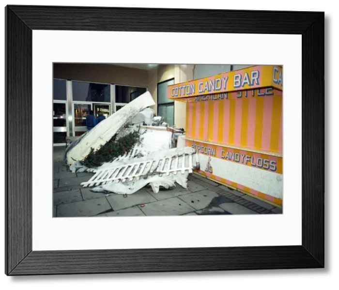 Framed Print : Santas Grotto at Broad Street Mall burns down. 19th December 1990 Framed Print : Santas Grotto at Broad Street Mall burns down. 19th December 1990