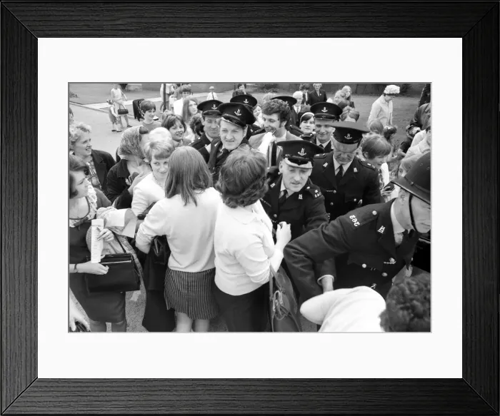 Framed Print : Welsh singerTom Jones visited Corley Residential School