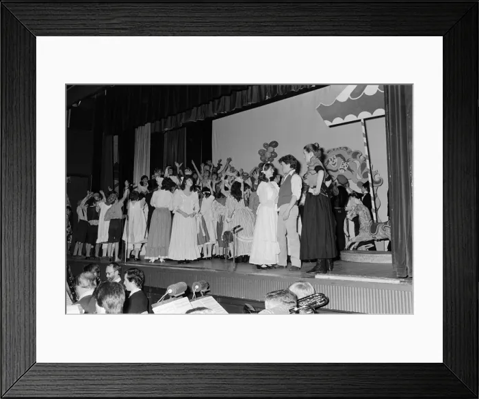 Framed Print : Ruth Jones and Rob Brydon appear in Porthcawl Comprehensive School Framed Print : Ruth Jones and Rob Brydon appear in Porthcawl Comprehensive School