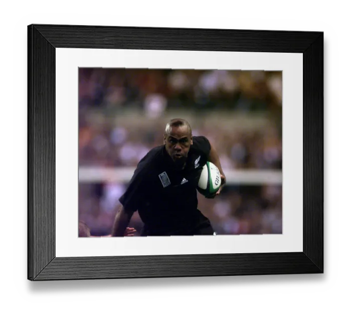 Framed Print : England 16-30 New Zealand, Rugby Union World Cup Group B Pool match at Twickenham Framed Print : England 16-30 New Zealand, Rugby Union World Cup Group B Pool match at Twickenham