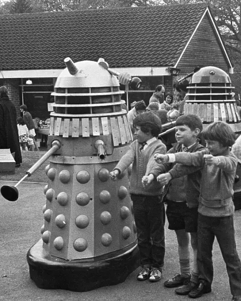 Dr Whos arch enemies the Daleks pay a visit to Woolhampton Primary School in