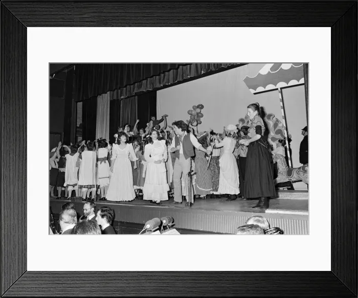 Framed Print : Ruth Jones and Rob Brydon appear in Porthcawl Comprehensive School Framed Print : Ruth Jones and Rob Brydon appear in Porthcawl Comprehensive School