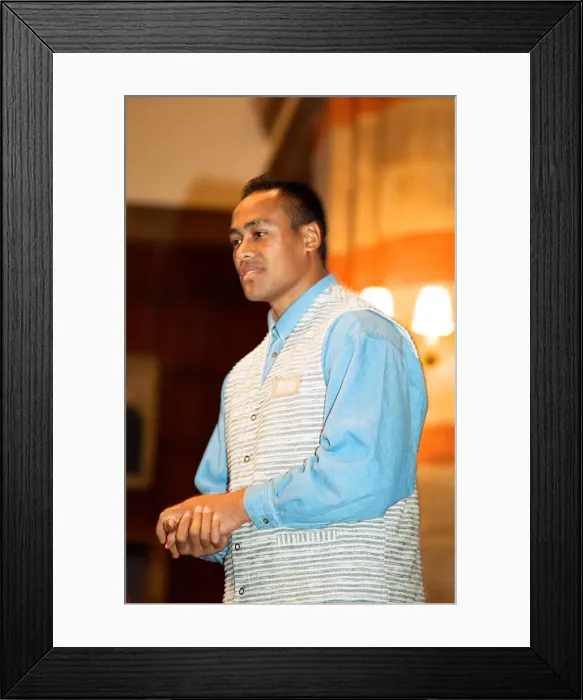 Framed Print : New Zealand rugby player Jonah Lomu visiting Rugby. 24th November 1995