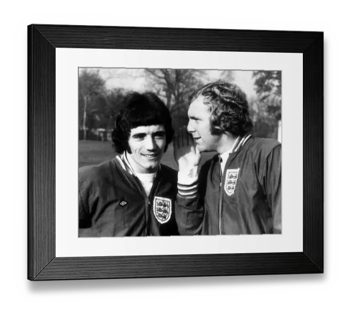 Framed Print : Kevin Keegan Football Player of England - Nov 1972 with captain Bobby Moore