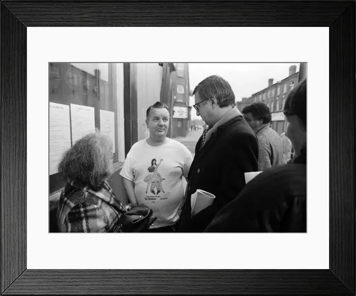 Framed Print : Lord Gifford visits Granby Street, Toxteth. 29th November 1988 Framed Print : Lord Gifford visits Granby Street, Toxteth. 29th November 1988