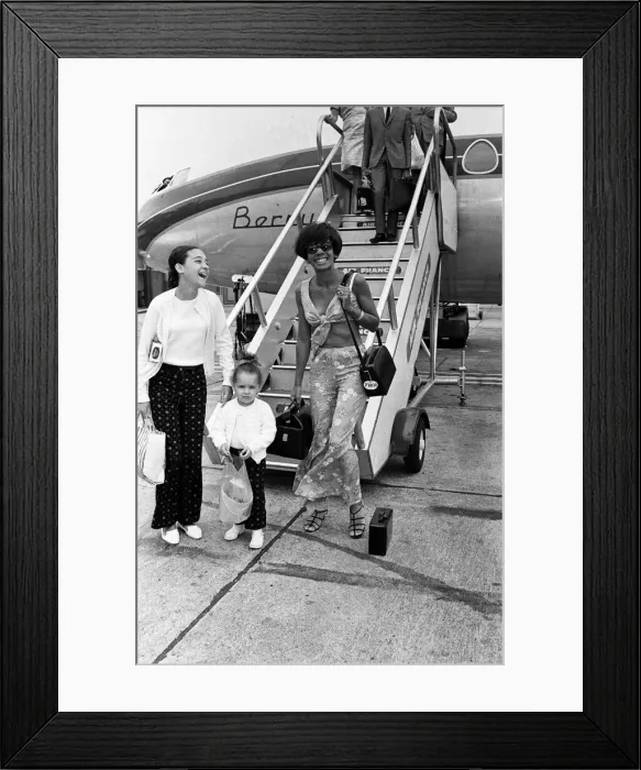 Framed Print : Shirley Bassey arrived at London Airport from Nice with her two children, Sharon Framed Print : Shirley Bassey arrived at London Airport from Nice with her two children, Sharon