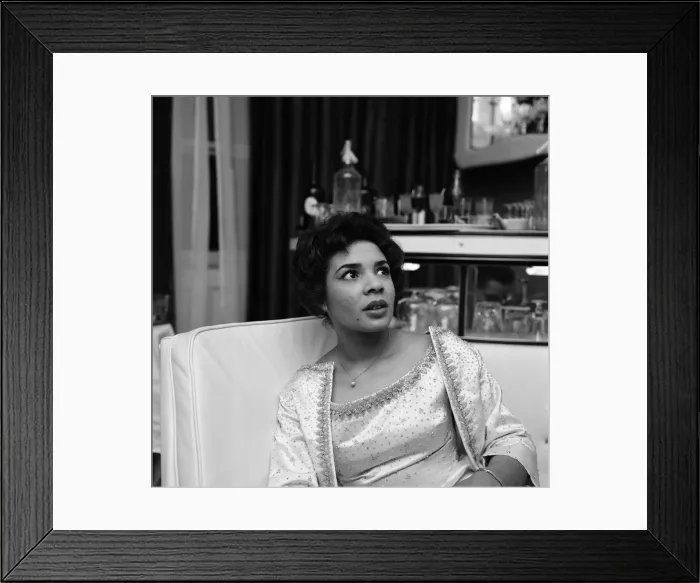 Framed Print : Shirley Bassey in her new house in central London, where she held a house warming party Framed Print : Shirley Bassey in her new house in central London, where she held a house warming party