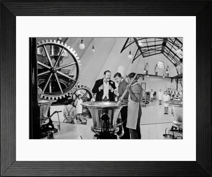 Framed Print : Dick Van Dyke (middle) and James Robertson Justice (in black tails Framed Print : Dick Van Dyke (middle) and James Robertson Justice (in black tails