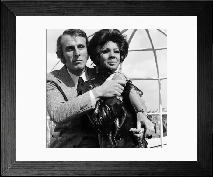 Framed Print : Shirley Bassey is back in London after an absence of two years Framed Print : Shirley Bassey is back in London after an absence of two years