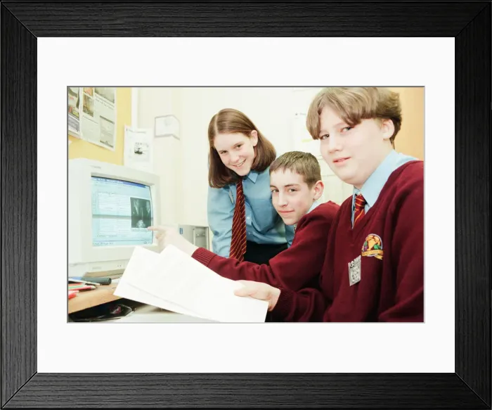 Framed Print : Newlands School, Middlesbrough, 12th March 1998. Pupils are producing their own newspaper Framed Print : Newlands School, Middlesbrough, 12th March 1998. Pupils are producing their own newspaper