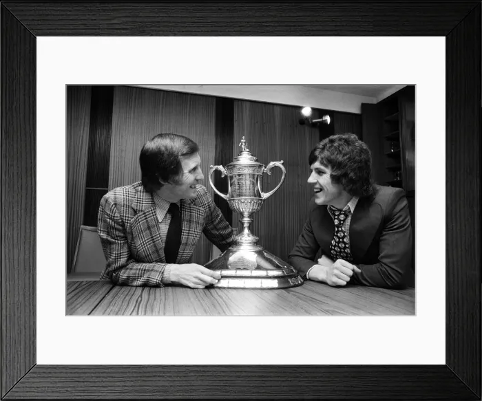 Framed Print : Celtic skipper Billy McNeill (left) and Celtic new signing Ronnie Glavin (right) Framed Print : Celtic skipper Billy McNeill (left) and Celtic new signing Ronnie Glavin (right)