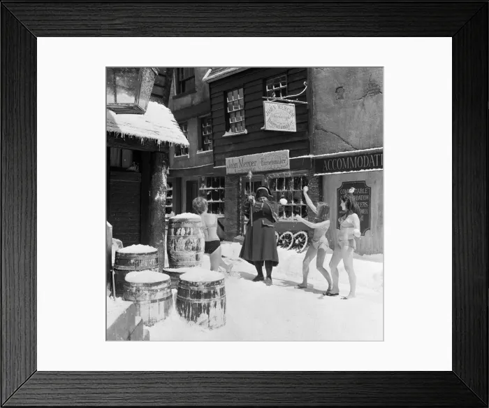 Framed Print : Filming of Oliver! at Shepperton studios. The scene which should have been shot in mid Framed Print : Filming of Oliver! at Shepperton studios. The scene which should have been shot in mid