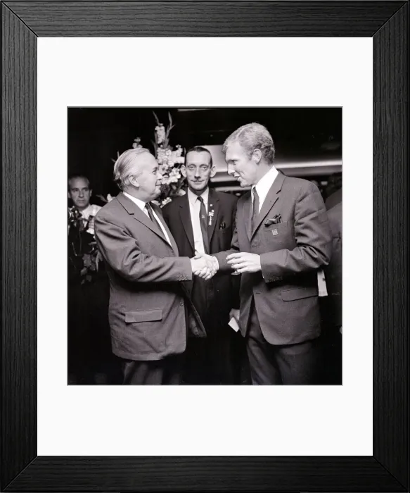 Framed Print : Harold Wilson meets Bobby Moore and members of the England team at a reception held in Framed Print : Harold Wilson meets Bobby Moore and members of the England team at a reception held in