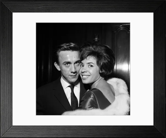 Framed Print : Singer Shirley Bassey with her fiance Kenneth Hume. 26th May 1961 Framed Print : Singer Shirley Bassey with her fiance Kenneth Hume. 26th May 1961