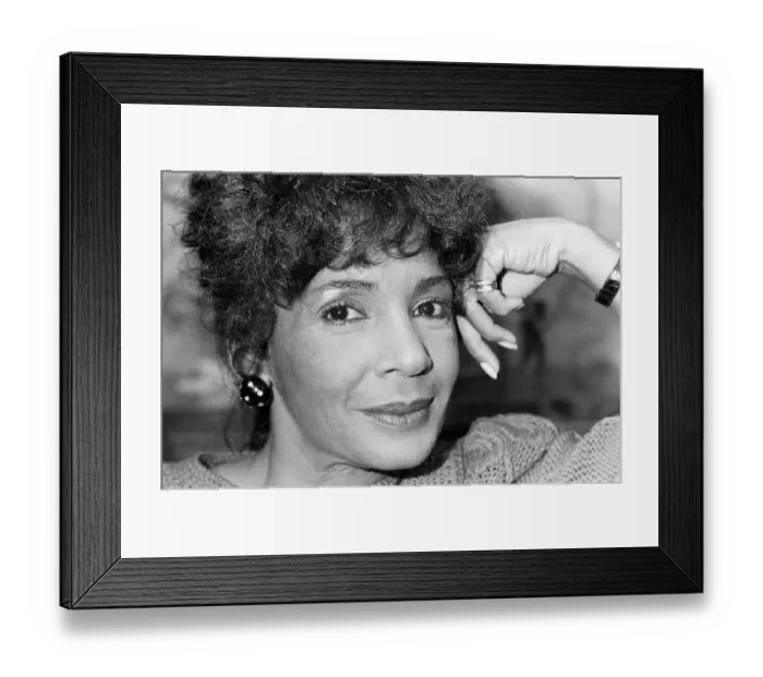 Framed Print : Singer Shirley Bassey at The Dorchester Hotel in London. 1982 Framed Print : Singer Shirley Bassey at The Dorchester Hotel in London. 1982