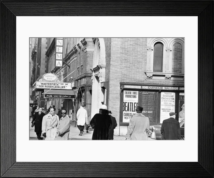 Framed Print : Beatle Mania, prior to Beatles, visit, New York, USA, 5th February 1964 Framed Print : Beatle Mania, prior to Beatles, visit, New York, USA, 5th February 1964