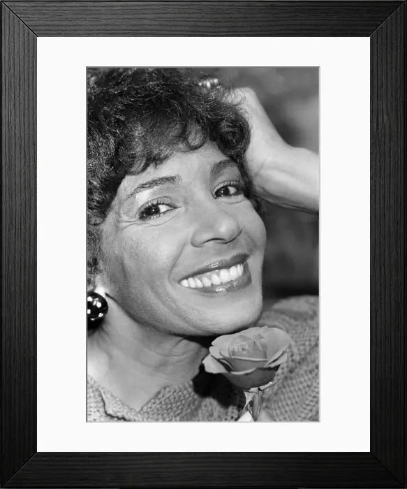 Framed Print : Singer Shirley Bassey at The Dorchester Hotel in London. 1982 Framed Print : Singer Shirley Bassey at The Dorchester Hotel in London. 1982