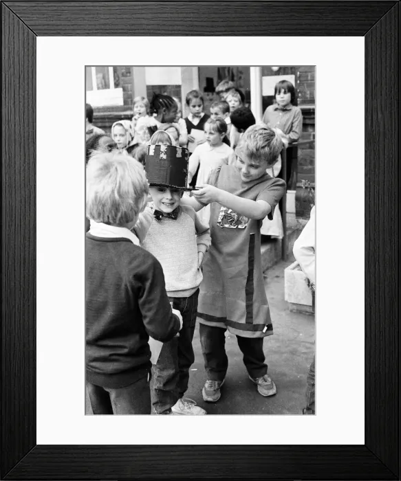 Framed Print : Christmas Show at Battle Primary School, Reading, 13th December 1985 Framed Print : Christmas Show at Battle Primary School, Reading, 13th December 1985