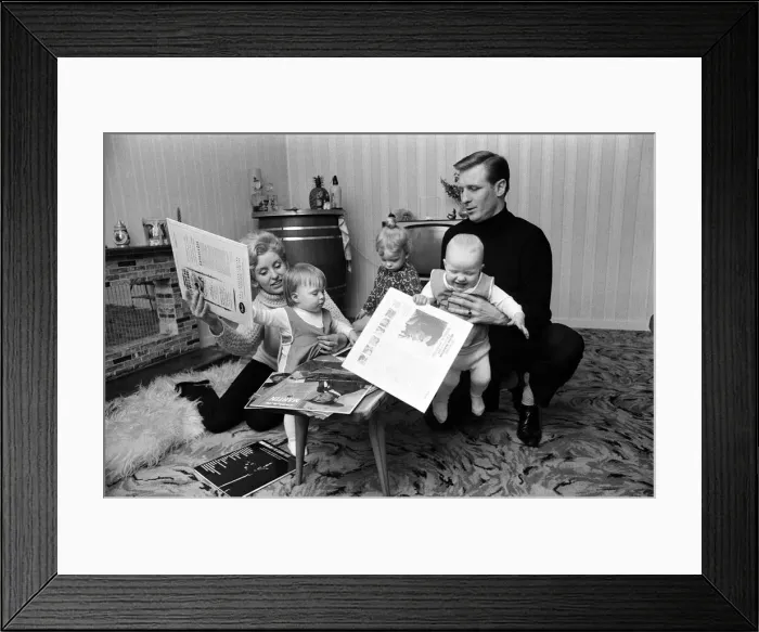 Framed Print : Billy McNeill, Celtic centre half and captain, 24 years old Framed Print : Billy McNeill, Celtic centre half and captain, 24 years old