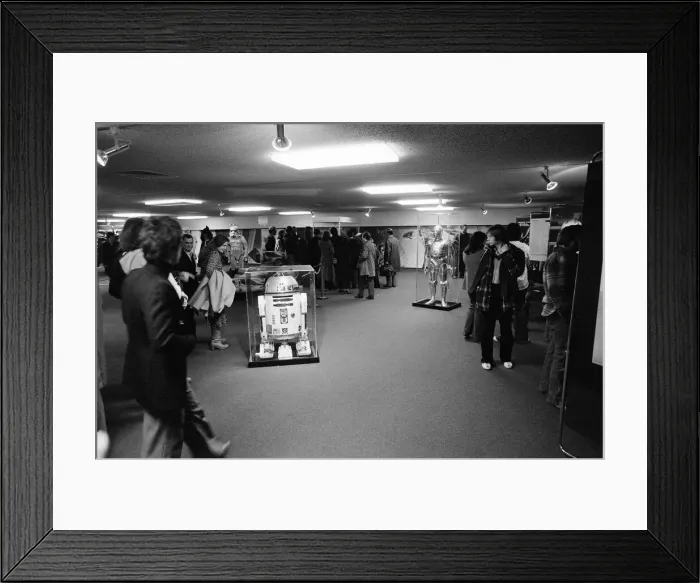 Framed Print : Star Wars Exhibition on display at the Science Museum, London, 30th December 1977 Framed Print : Star Wars Exhibition on display at the Science Museum, London, 30th December 1977