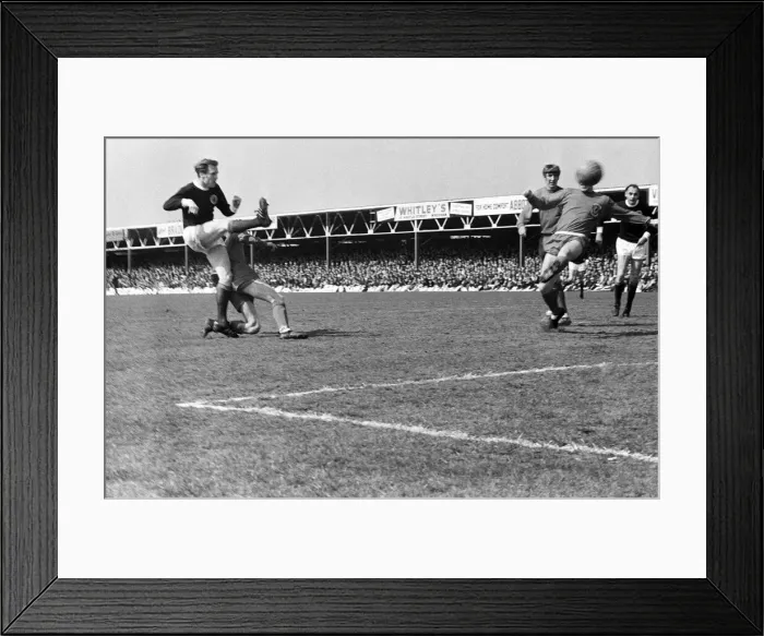 Framed Print : Wales 3-5 Scotland, British International Championship match at the Racecourse Ground Framed Print : Wales 3-5 Scotland, British International Championship match at the Racecourse Ground