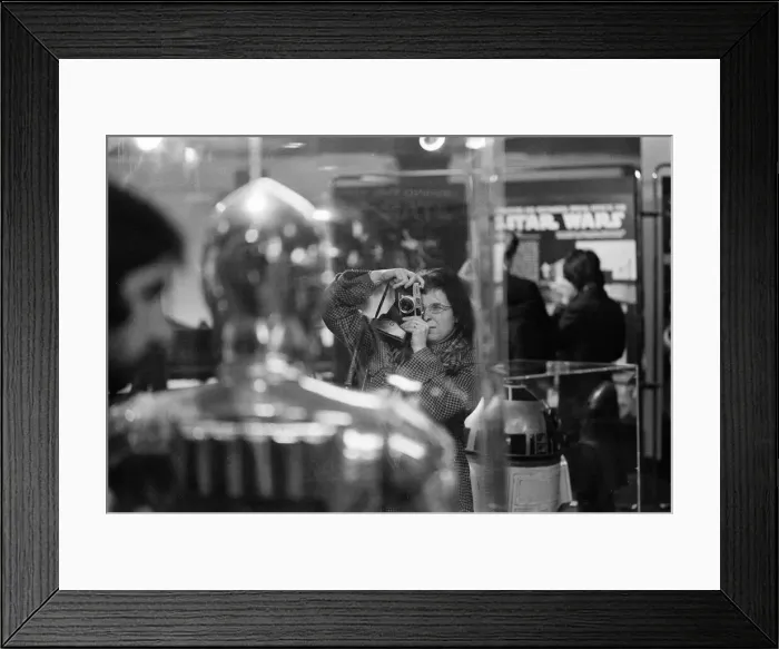 Framed Print : Star Wars Exhibition on display at the Science Museum, London, 30th December 1977 Framed Print : Star Wars Exhibition on display at the Science Museum, London, 30th December 1977