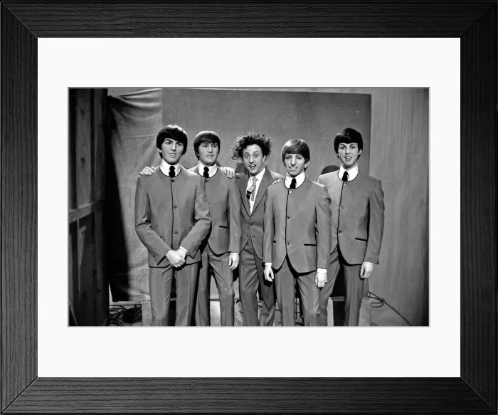 Framed Print : Ken Dodd (centre) posing with Madame Tussauds figures of The Beatles Framed Print : Ken Dodd (centre) posing with Madame Tussauds figures of The Beatles