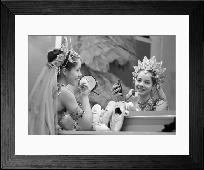 Framed Print : Darcey Bussell, aged 20 years old, prepares for her leading role in La Bayadere Framed Print : Darcey Bussell, aged 20 years old, prepares for her leading role in La Bayadere