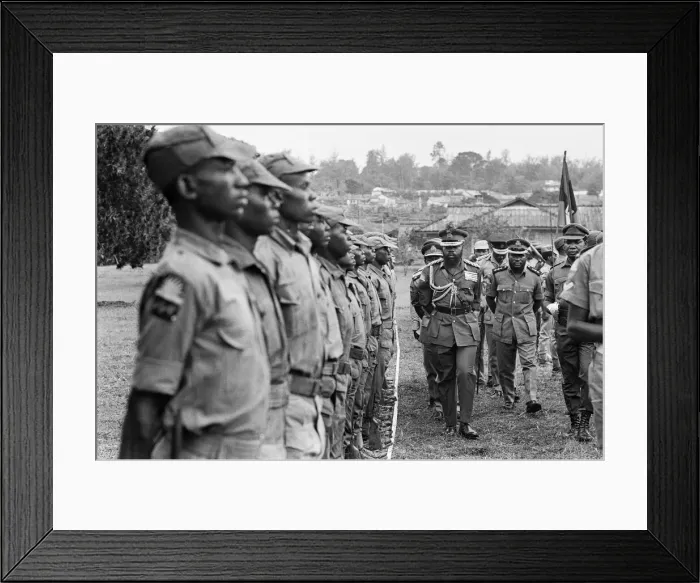 Framed Print : Biafran soldiers line up for inspection by Colonel Odumegwu Ojukwu