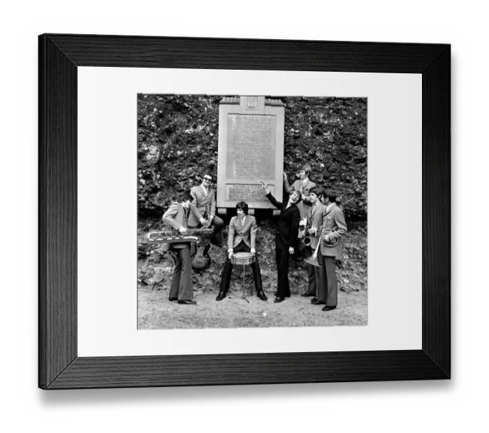 Framed Print : The Amboy Dukes pictured at Reading Abbey Ruins, Berkshire, in 1968 Framed Print : The Amboy Dukes pictured at Reading Abbey Ruins, Berkshire, in 1968