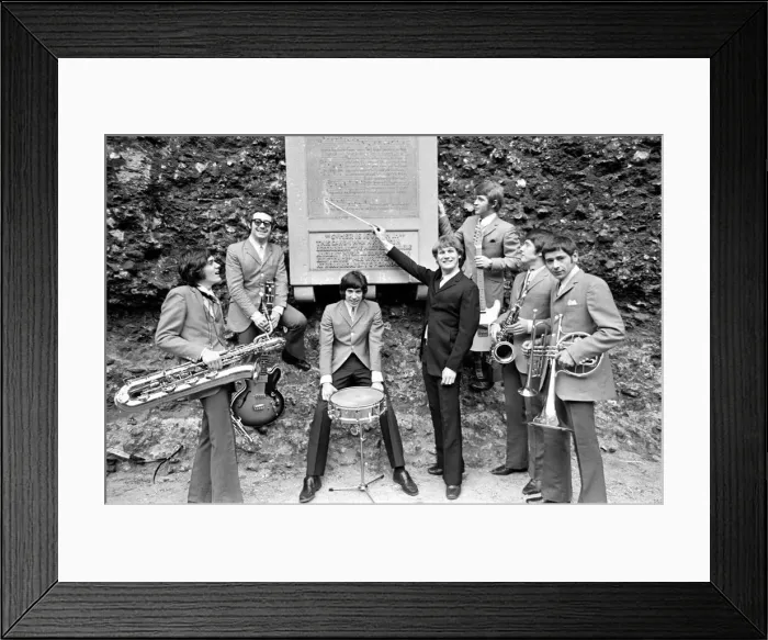 Framed Print : The Amboy Dukes pictured at Reading Abbey Ruins, Berkshire, in 1968 Framed Print : The Amboy Dukes pictured at Reading Abbey Ruins, Berkshire, in 1968