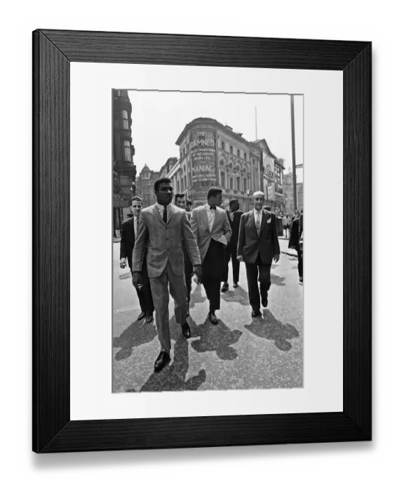 Framed Print : Cassius Clay aka (Muhammad Ali), in London for his fight against Henry Cooper