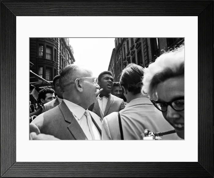 Framed Print : Cassius Clay, in London for fight against Henry Cooper, London, 27th May 1963 Framed Print : Cassius Clay, in London for fight against Henry Cooper, London, 27th May 1963