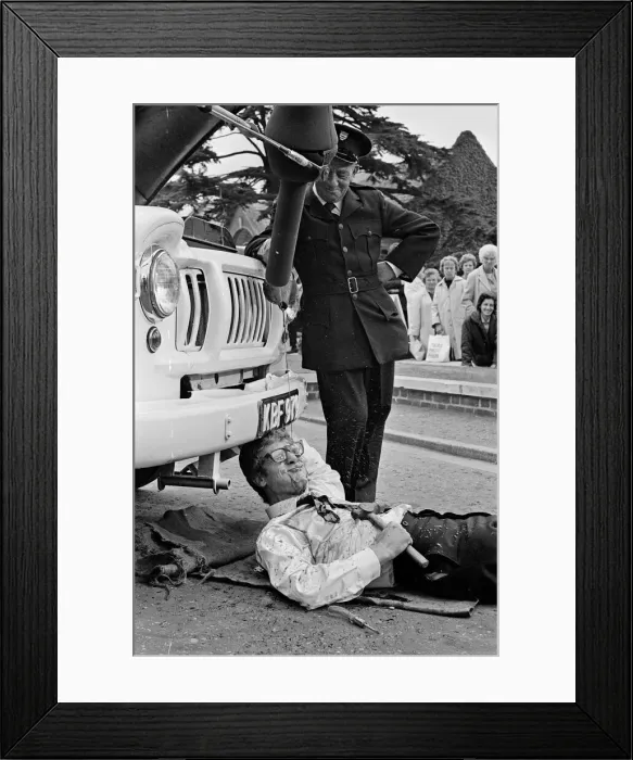 Framed Print : Peter Gilmore, on the floor, on the film set of Carry On Doctor Framed Print : Peter Gilmore, on the floor, on the film set of Carry On Doctor