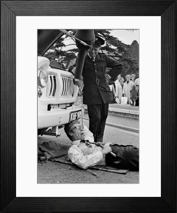 Framed Print : Peter Gilmore, on the floor, on the film set of Carry On Doctor Framed Print : Peter Gilmore, on the floor, on the film set of Carry On Doctor