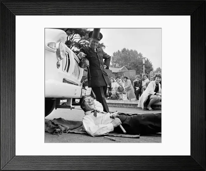 Framed Print : Peter Gilmore, on the floor, on the film set of Carry On Doctor Framed Print : Peter Gilmore, on the floor, on the film set of Carry On Doctor