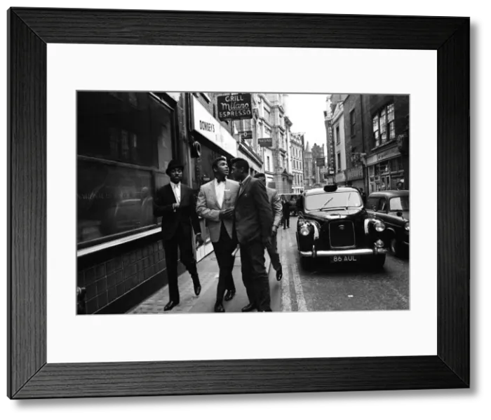Framed Print : Cassius Clay, in London for fight against Henry Cooper, London, 27th May 1963 Framed Print : Cassius Clay, in London for fight against Henry Cooper, London, 27th May 1963