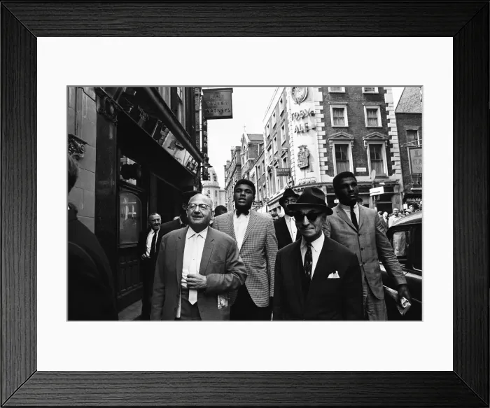 Framed Print : Cassius Clay (Muhammad Ali) and entourage in London Framed Print : Cassius Clay (Muhammad Ali) and entourage in London