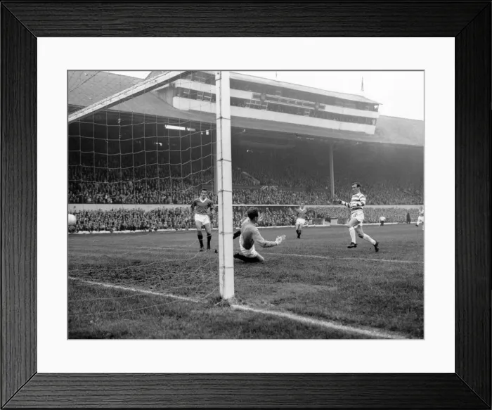 Framed Print : Celtic 1-0 Rangers, Scottish League Cup Final, Hampden Park, Glasgow, Scotland Framed Print : Celtic 1-0 Rangers, Scottish League Cup Final, Hampden Park, Glasgow, Scotland