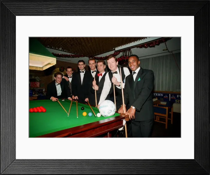Framed Print : Steve Davis visits Courage brewery, pictured with Reading FC football player Michael Framed Print : Steve Davis visits Courage brewery, pictured with Reading FC football player Michael