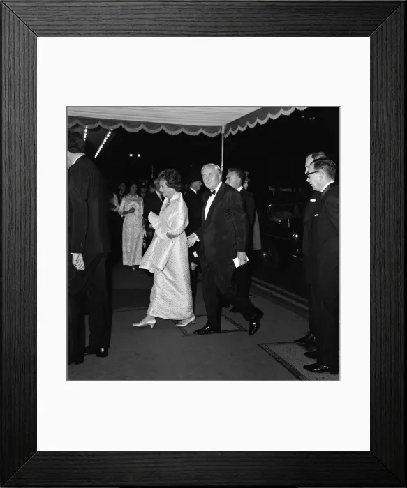 Framed Print : The Royal Charity Premier of Oliver! in the presence of HRH Princess Margaret Framed Print : The Royal Charity Premier of Oliver! in the presence of HRH Princess Margaret