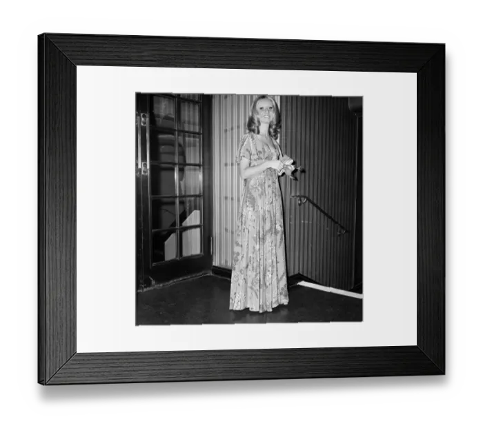 Framed Print : The big, new modern revue, Paris to Piccadilly, opened tonight at the Prince of Wales