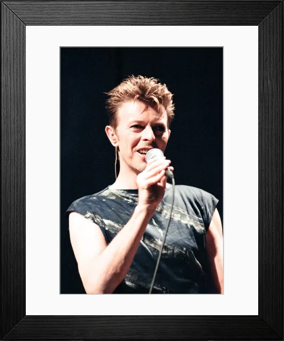 Framed Print : David Bowie performing at the NEC, Birmingham. Outside Tour. 21st November 1995 Framed Print : David Bowie performing at the NEC, Birmingham. Outside Tour. 21st November 1995