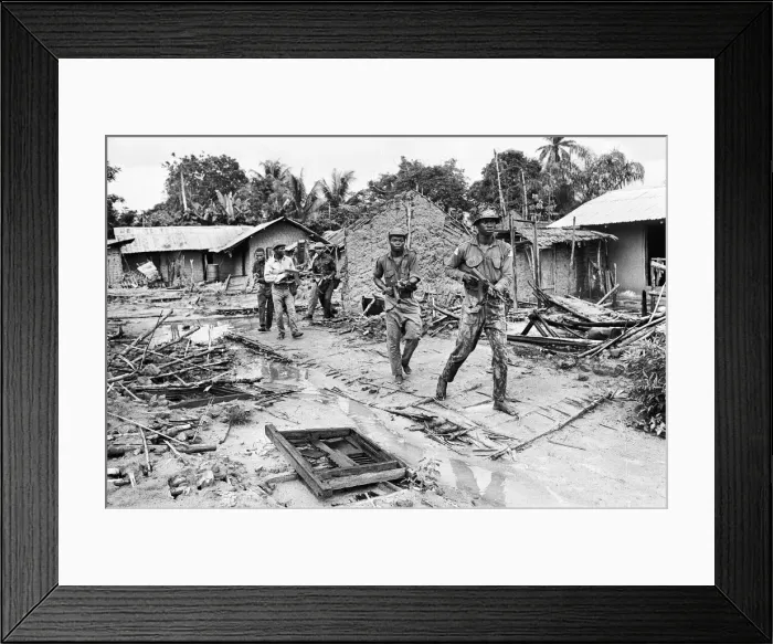 Framed Print : Biafran soldiers seen here advancing towards the Nigerian army during the Biafran Framed Print : Biafran soldiers seen here advancing towards the Nigerian army during the Biafran