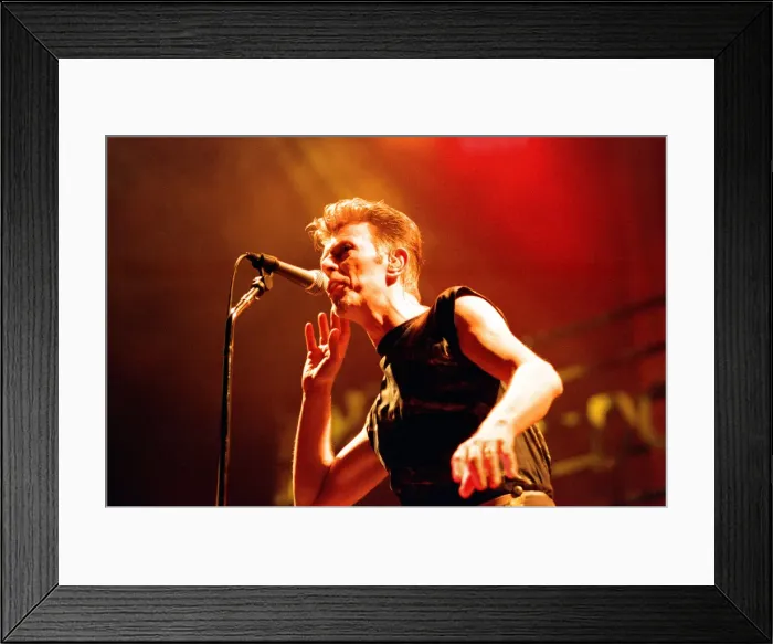 Framed Print : David Bowie performing at the NEC, Birmingham. Outside Tour. 21st November 1995 Framed Print : David Bowie performing at the NEC, Birmingham. Outside Tour. 21st November 1995