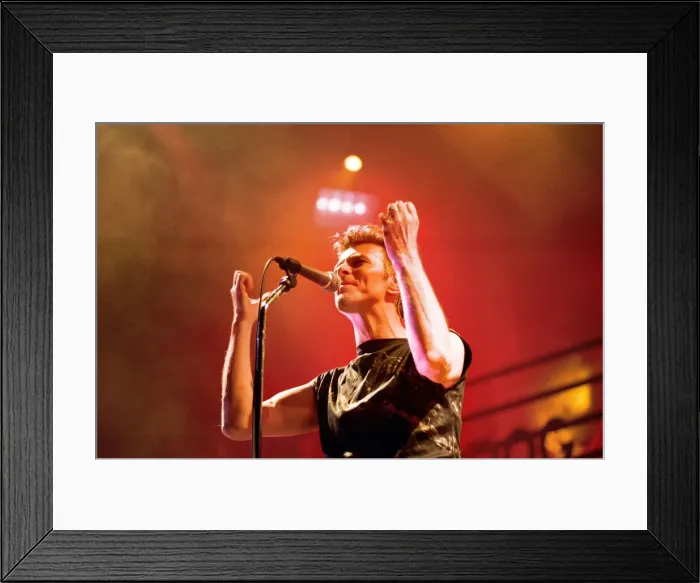 Framed Print : David Bowie performing at the NEC, Birmingham. Outside Tour. 21st November 1995 Framed Print : David Bowie performing at the NEC, Birmingham. Outside Tour. 21st November 1995