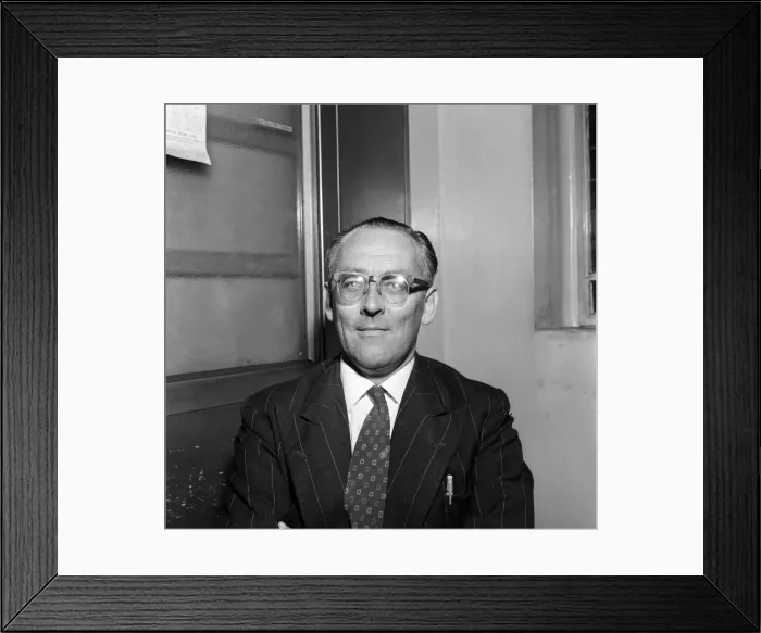 Framed Print : Daily Mirror photographer Bill Malindine. 5th September 1958